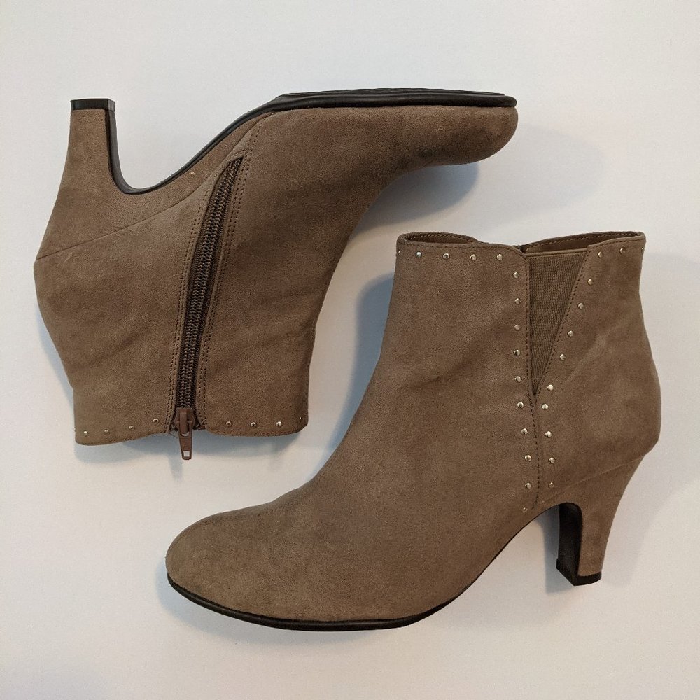 Aerosoles Grapeseed Studded Ankle Boots Size 8.5